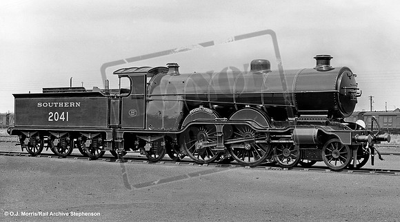 2041 1935-07 Eastleigh Works