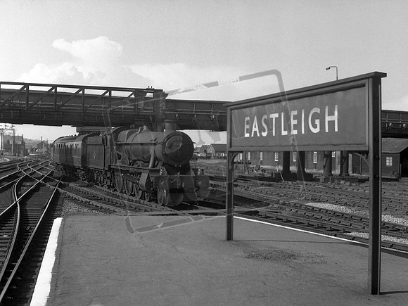6976 1963-06-07 Eastleigh