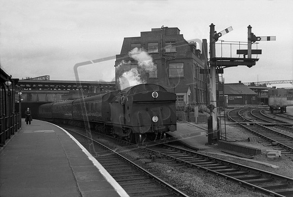 69723 1950s Stratford Low Level