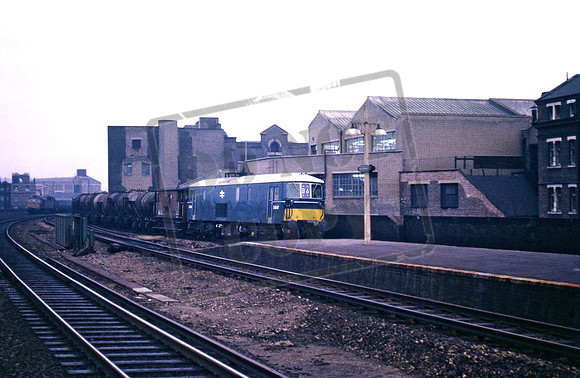 E6047 1966-11-16 Vauxhall