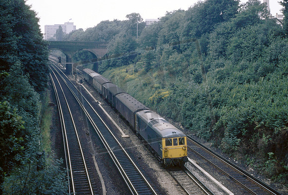 E6016 1969-08-16 Surbiton