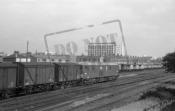 E6027 1966-09-10 Brentford Central