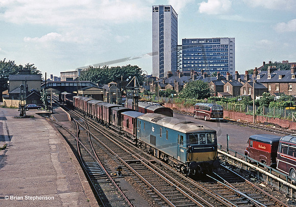 E6014 1966-09-10 Brentford Central