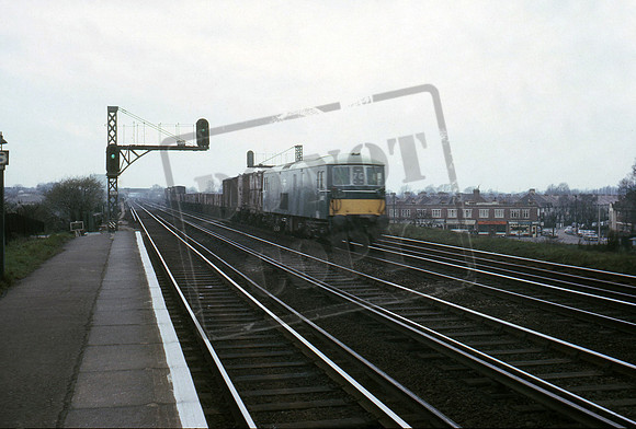 E6017 1968 Raynes Park