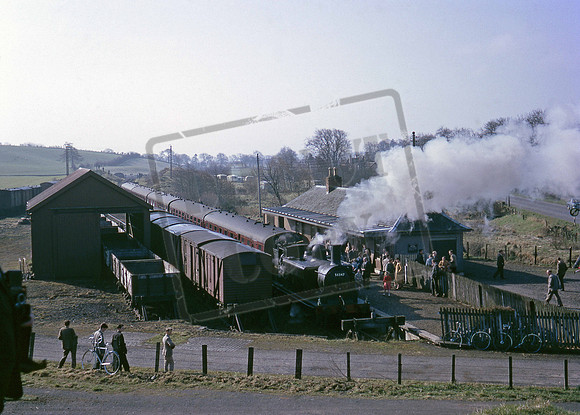 56347 1962-04-23 Bankfoot