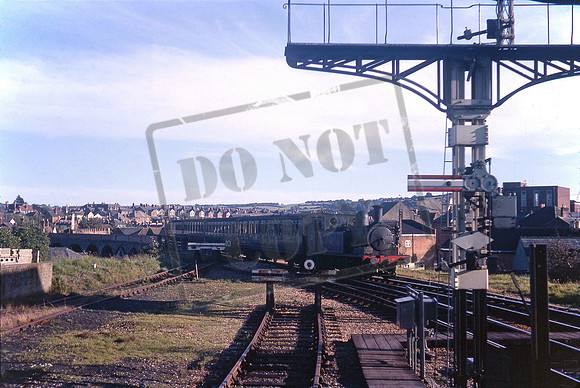 W22 1964-10 Newport IoW station