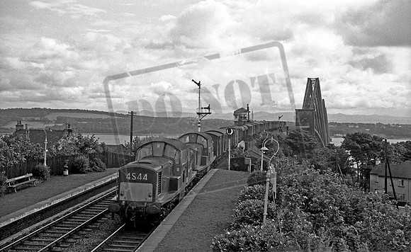 D8575 D8555 1965-08-21 North Queensferry