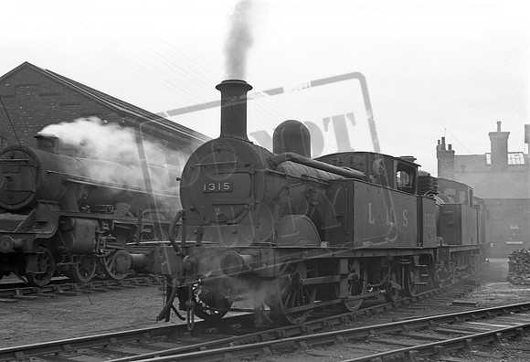 1315 1940s Holbeck shed