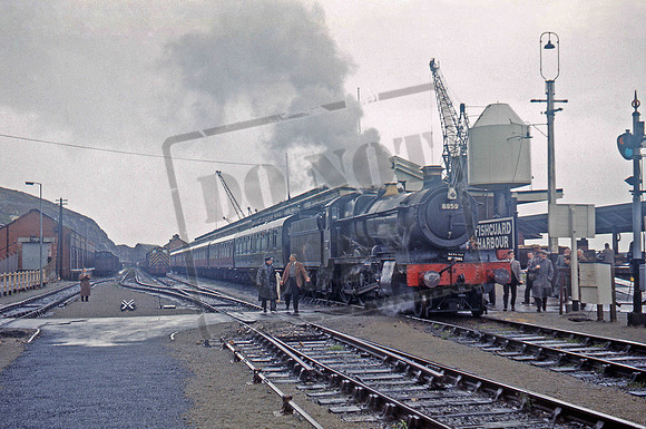 6859 1965-09-26 Fishguard Harbour