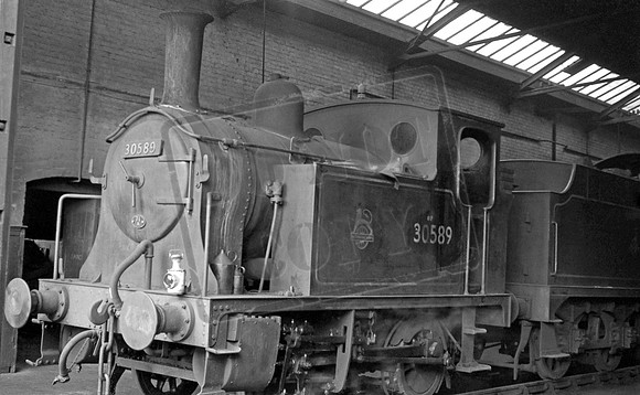 30589 1954-09-05 Eastleigh shed