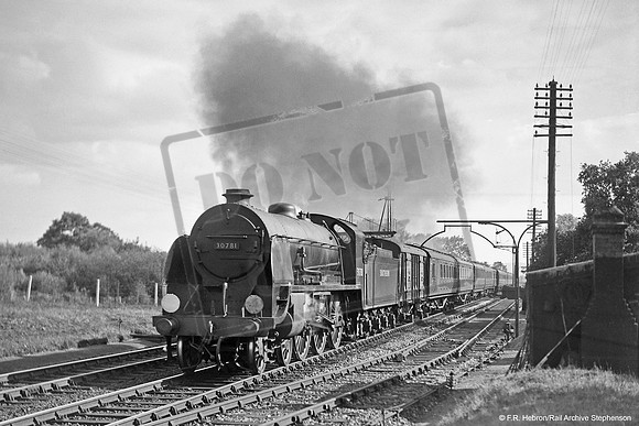 30781 1949 Weald