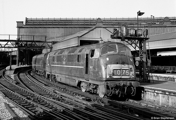 D816 1964-08-30 London Waterloo