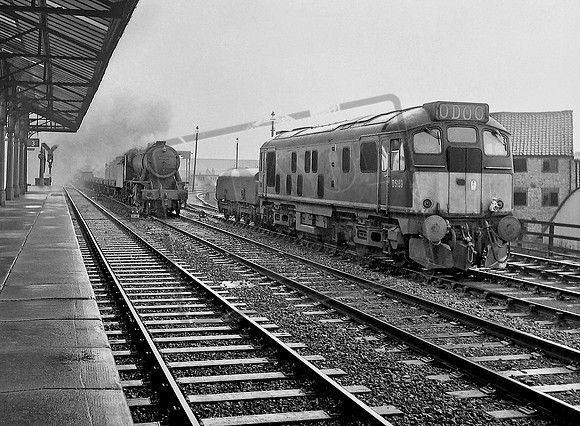 90011 D5169 1963-04-19 Northallerton Station