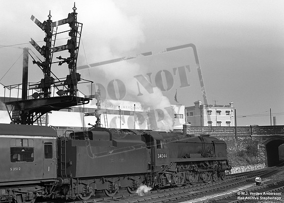 34044 1965c Bournemouth Central