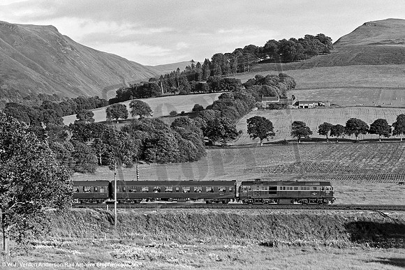 D6106 1966c Near Gleneagles