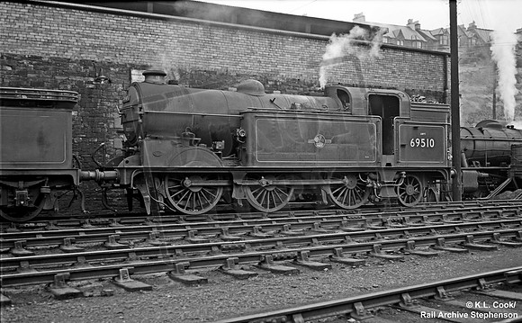 69510 1958-07-12 Hawick shed