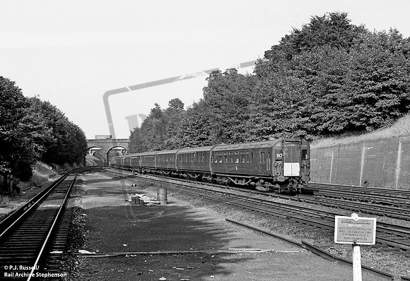 EMU 3119 1966-08-18 Surbiton