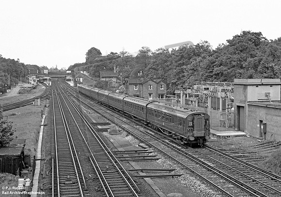 EMU 3110 1966 Weybridge