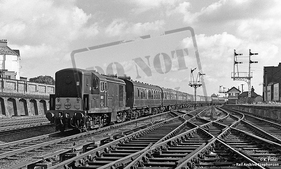 D8231 1966 Holloway Bank