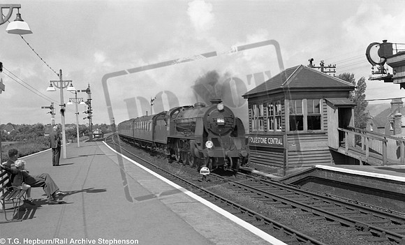 3080x 1954 Folkestone Central