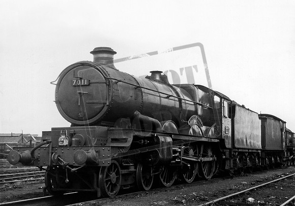 7011 1950s where is it Swindon shed?