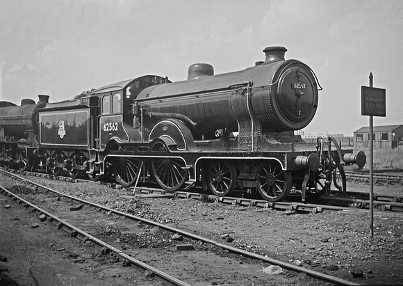 62562 1955-06-05 Stratford shed