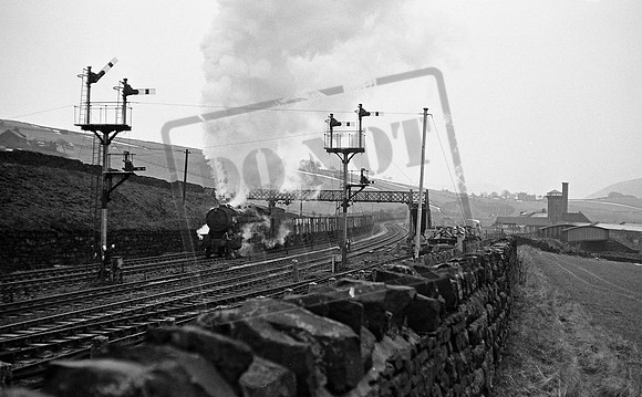 90379 1964c Approaching Diggle Junction