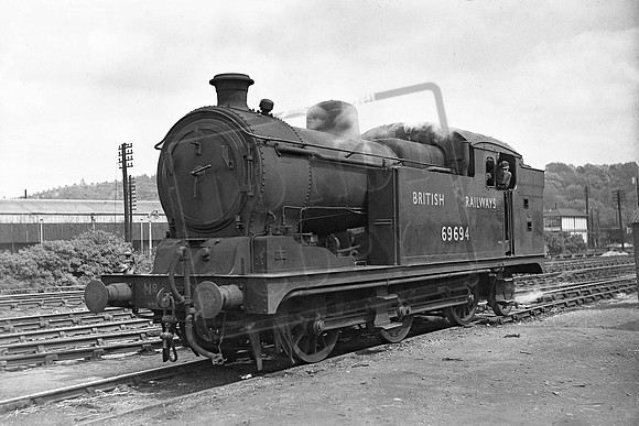 69694 1949 Luton