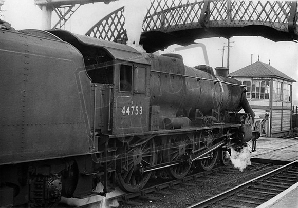 44753 1960s Beeston Station