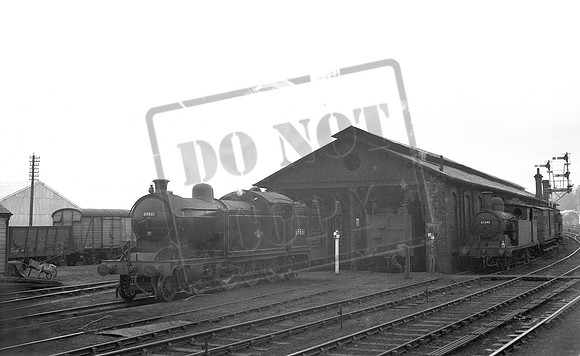 69861 67342 1958c Malton shed