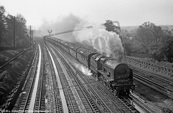 6111 1933 Bushey