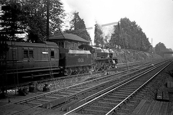 1908 1930s leaving Bromley South