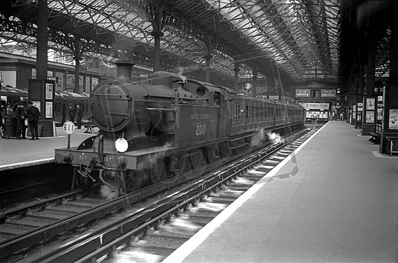 2010 1938c London Victoria