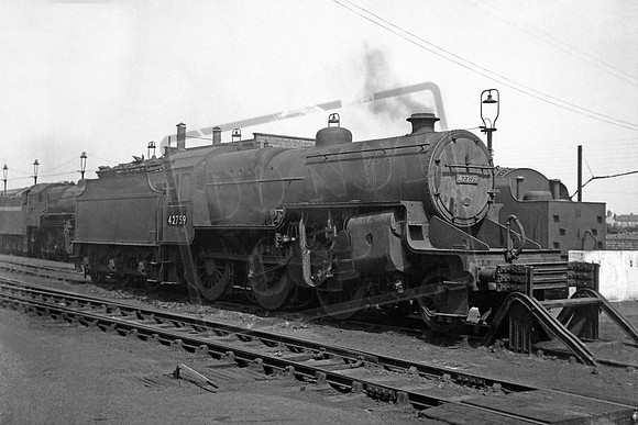 42759 1950s Cricklewood shed