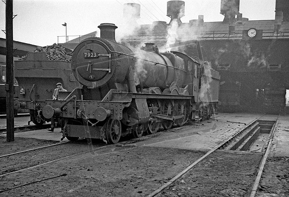 7923 1962-11-25 Southall
