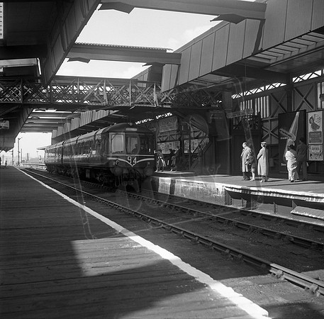DMU 1960s Barnsley Court House