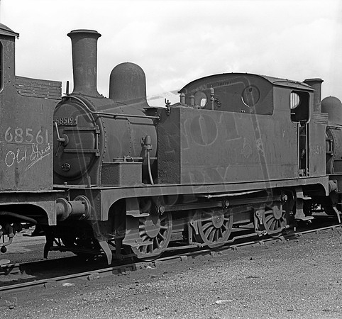 68519 1958-08-24 Stratford shed