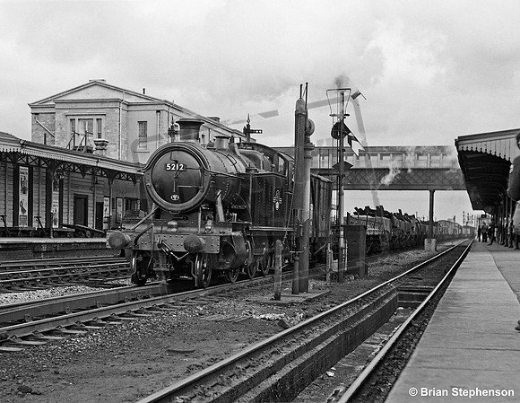 5212 1960-08-30 Swindon