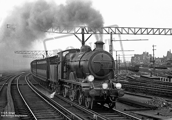 B50 1930-05 Clapham Junction