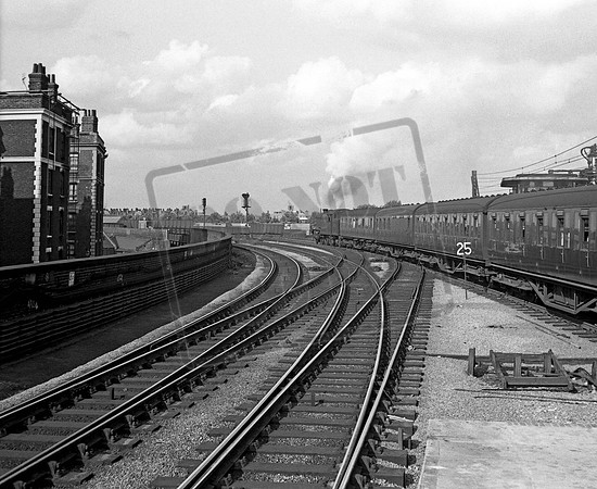 677xx 1959-05 Bethnal Green