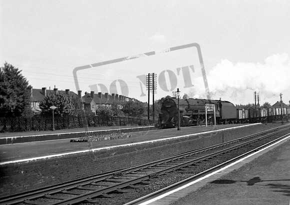92028 1957-05-22 Mill Hill Broadway