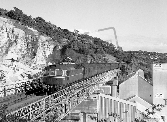 D6580 1963-08-24 Riddlesdown viaduct
