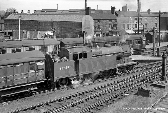 69819 1951-05-12 Lincoln