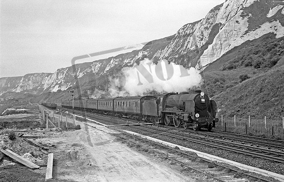 30915 1950s Folkestone Warren