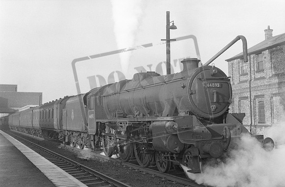 44893 1956-11-24 Luton