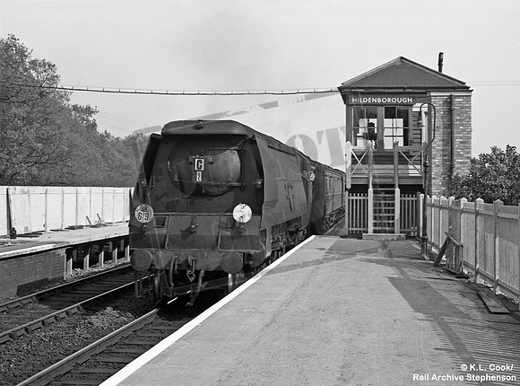 35028 1957-04-22 Hildenborough