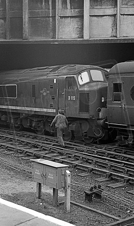 D115 1962c Birmingham New Street