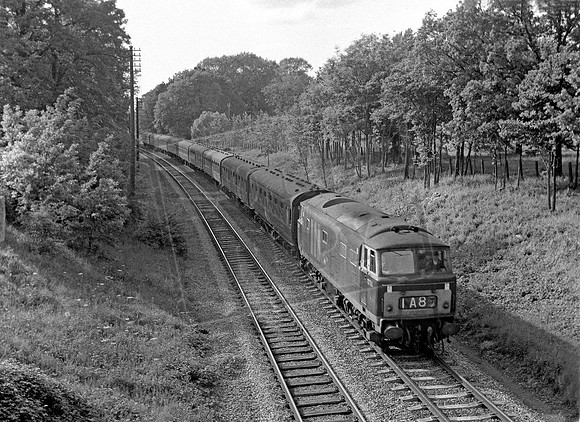 D7028 1960s Where? - Looks like Honeybourne area