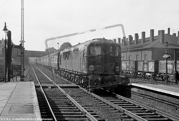 10202 1950s Watford Junction