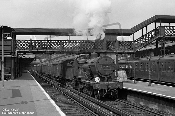 31739 1959-04-24 London Bridge